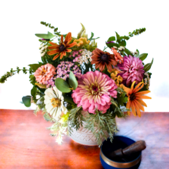 Seasonal Vase Arrangement (Small)